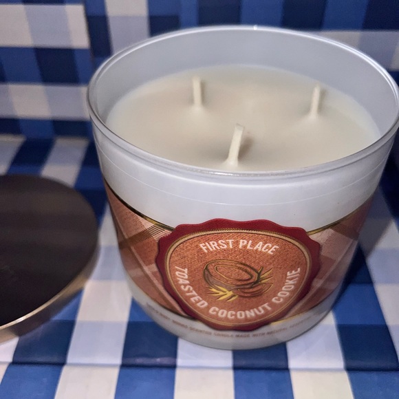 Bath & Body Works Unreleased in Stores Test Candle Toasted Coconut Cookie - Picture 2 of 3